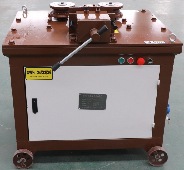 Cintreuse à l’arc de barres d’acier