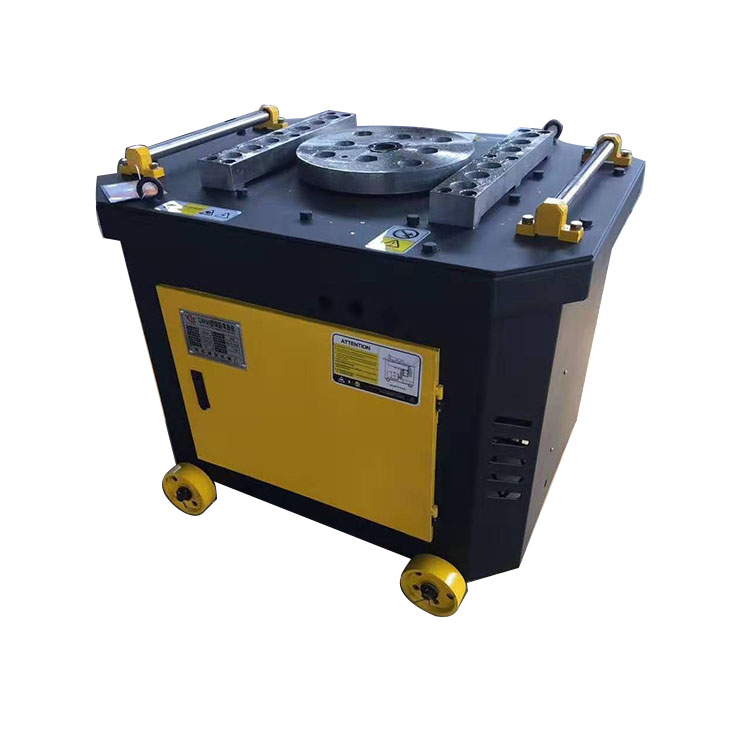 Biegemaschine für Bewehrungsstahl​ Optimieren Sie Ihre Bewehrungsstahlverarbeitung mit unserer Biegemaschine für Bewehrungsstahl – einer robusten, vielseitigen Lösung für das präzise Biegen von Stahlstäben in der Bau-, Infrastruktur- und Metallverarbeitungsbranche. Ausgestattet mit benutzerorientierten Funktionen und industrietauglichen Komponenten vereint diese Maschine CNC-Präzision, ergonomische Bedienung und langlebige Leistung, um den hohen Anforderungen moderner Baustellen gerecht zu werden.​ Vielseitige Leistung für alle Bewehrungsstahlbiegearbeiten