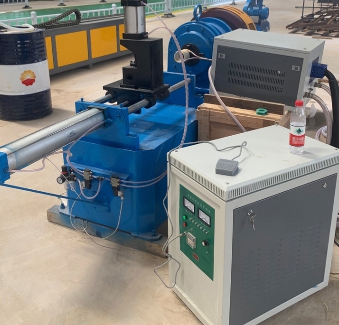 Kleine Rohrformmaschine