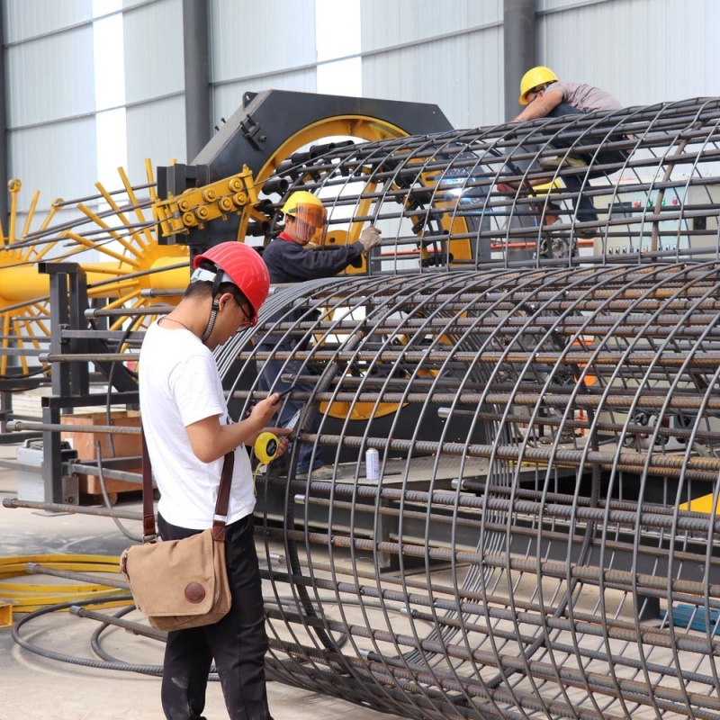 Machine à souder à rouleaux pour cages d'armature