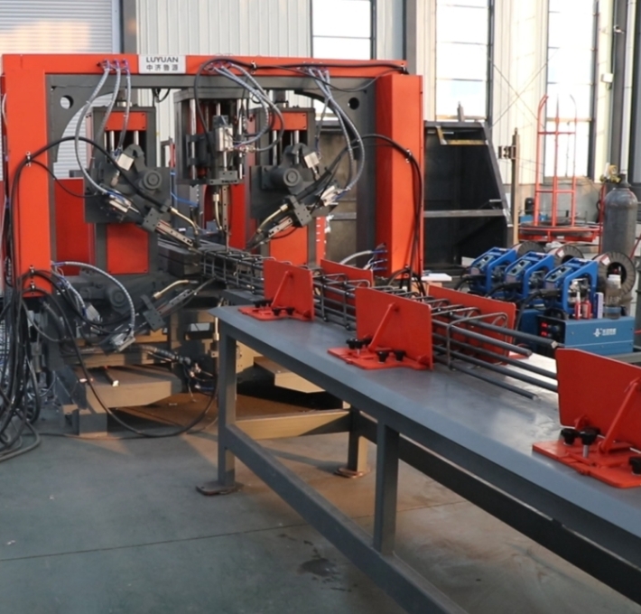 Robot tạo hình lồng thanh thép