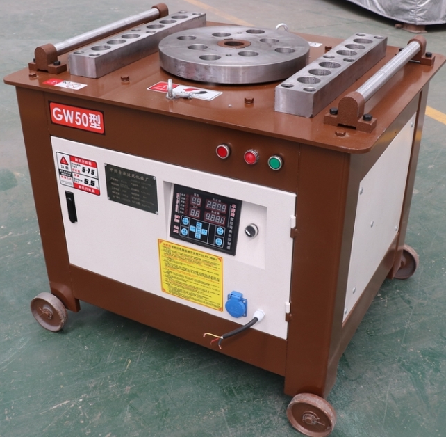 Piegatrice per barre d'acciaio CNC