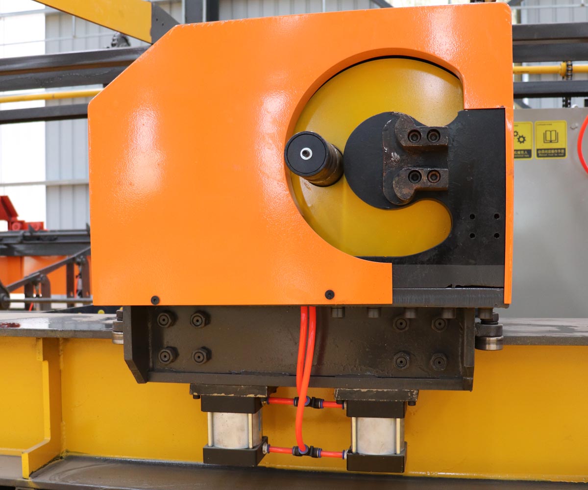 Trung tâm uốn thép thanh