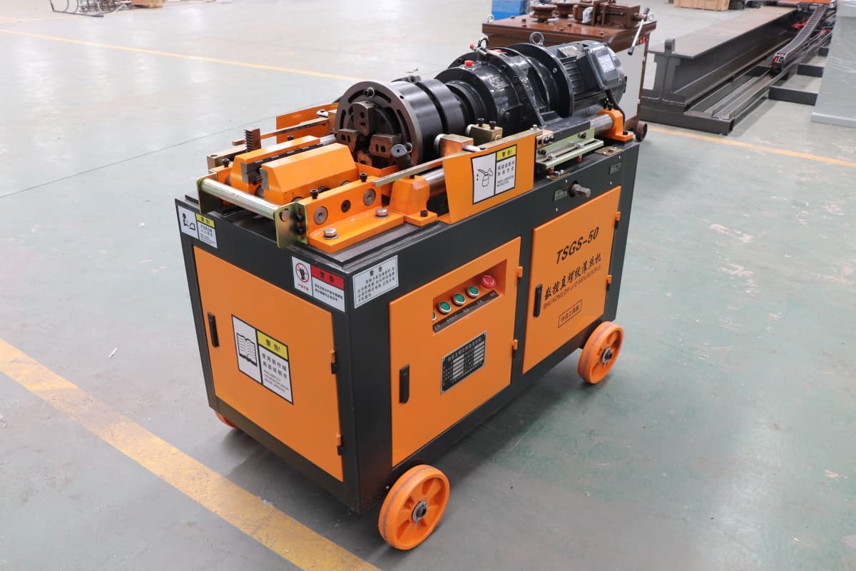 máy tiện thanh thép