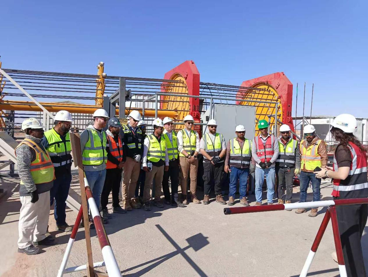 Zhongji Luyuan Supports Saudi Arabia’s NEOM Project, Highlighting the Excellence of Chinese Engineering Equipment