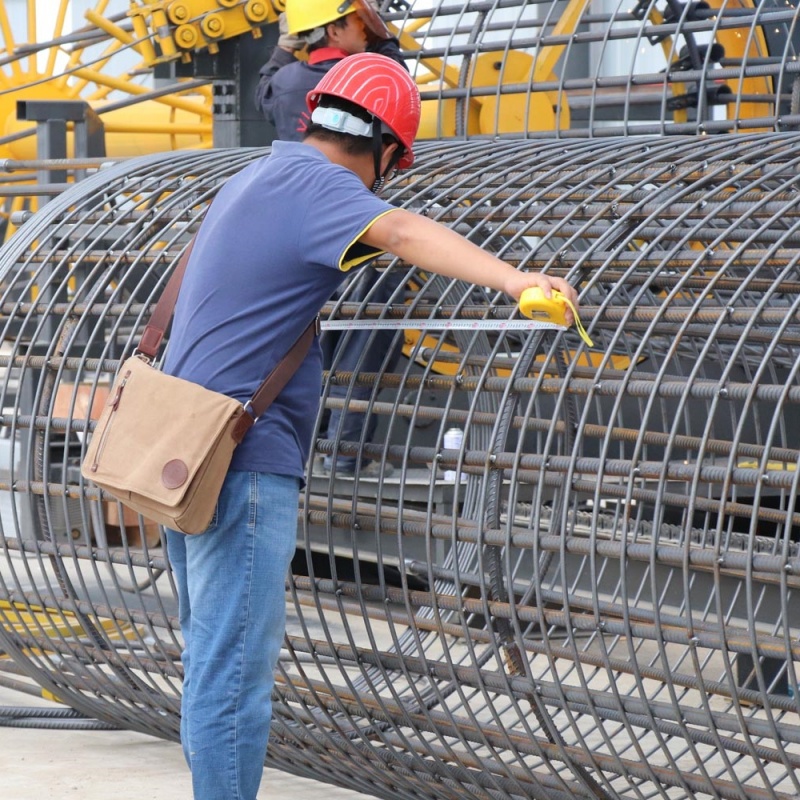 Machine à souder à rouleaux pour cages d'armature